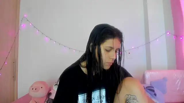 Abby roussee online show from November 3, 2025, 1:04 pm