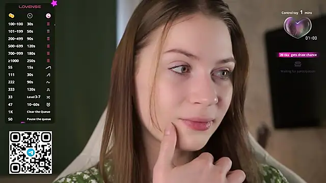 Snapshot of Stella_of_steel chatting on October 19, 2025, 10:07 am Stella of steel online show from October 19, 2025, 10:07 am