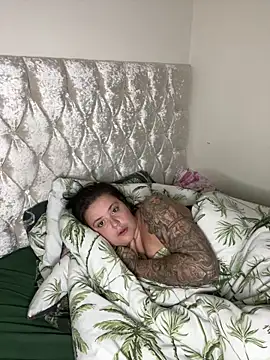 Charsworld online show from November 19, 2025, 8:36 am