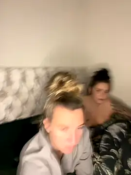 Charsworld online show from December 3, 2025, 9:20 am