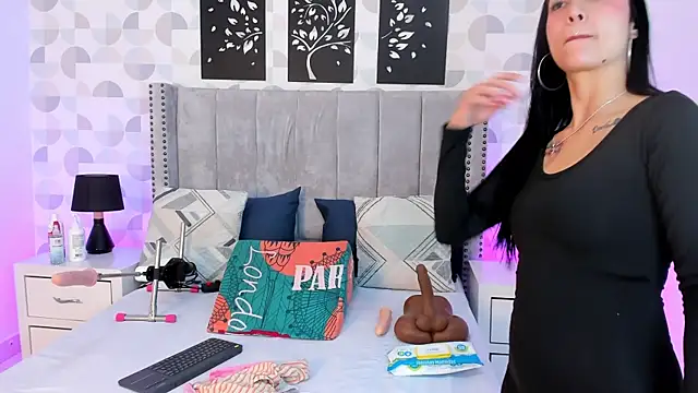 natasha moreno online show from October 14, 2025, 12:50 pm