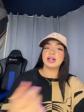 Snapshot of jenn_fit chatting on February 7, 2026, 5:15 am jenn fit online show from February 7, 2026, 5:15 am