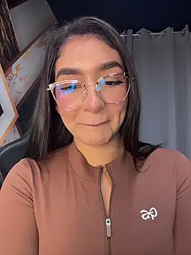 Snapshot of jenn_fit chatting on January 18, 2026, 1:53 am jenn fit online show from January 18, 2026, 1:53 am