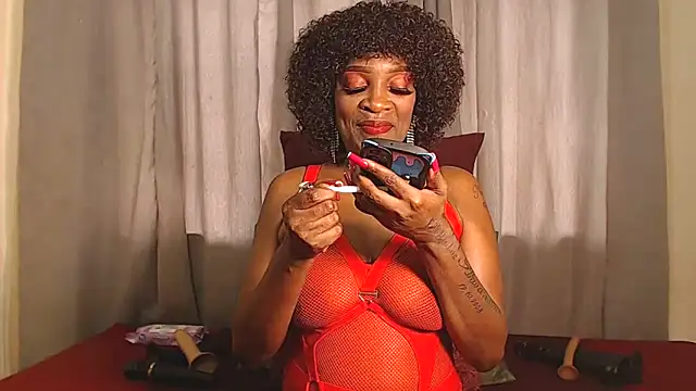 Snapshot of Yummychoklit chatting on December 1, 2025, 7:53 am Yummychoklit online show from December 1, 2025, 7:53 am