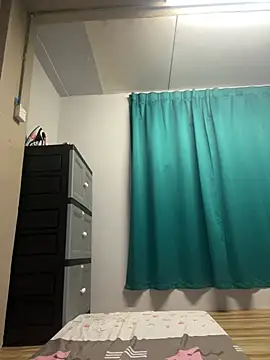 Snapshot of melyiaaa chatting on February 6, 2026, 2:35 pm melyiaaa online show from February 6, 2026, 2:35 pm