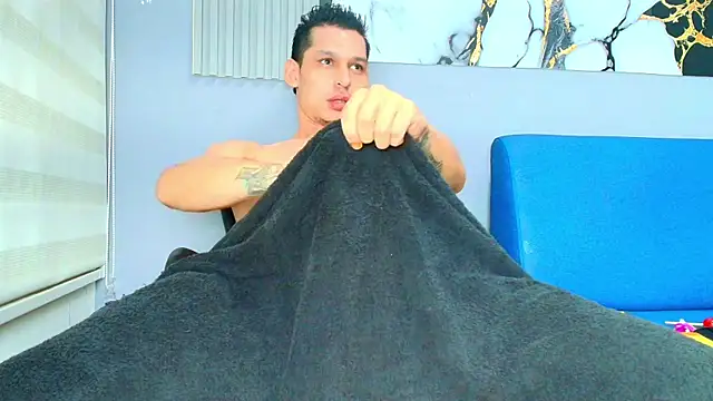 MARCUS SMITHH1 online show from October 27, 2025, 4:02 am