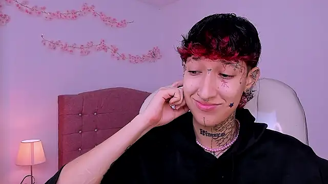 Snapshot of Luci_Rose chatting on February 20, 2026, 2:08 am Luci Rose online show from February 20, 2026, 2:08 am