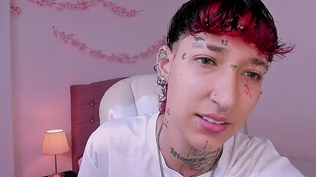 Snapshot of Luci_Rose chatting on March 2, 2026, 2:46 pm Luci Rose online show from March 2, 2026, 2:46 pm