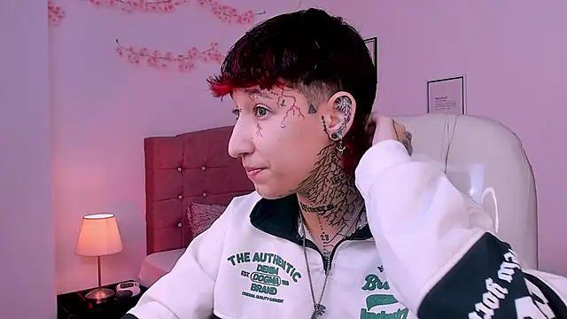 Luci Rose online show from March 18, 2026, 4:19 pm