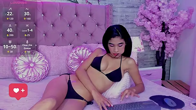 ZaryJonnes online show from September 25, 2025, 9:21 pm