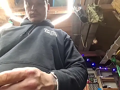 Snapshot of twistafatpipe chatting on February 27, 2026, 7:46 pm twistafatpipe online show from February 27, 2026, 7:46 pm