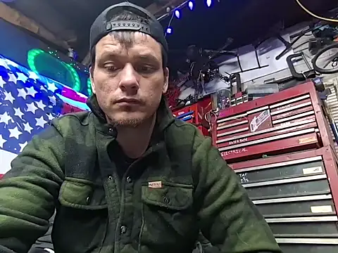 Snapshot of twistafatpipe chatting on February 21, 2026, 10:45 pm twistafatpipe online show from February 21, 2026, 10:45 pm