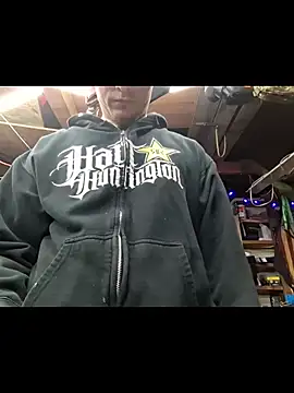 Snapshot of twistafatpipe chatting on February 11, 2026, 1:55 pm twistafatpipe online show from February 11, 2026, 1:55 pm