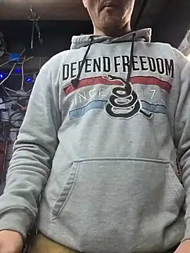 Snapshot of twistafatpipe chatting on February 7, 2026, 11:35 pm twistafatpipe online show from February 7, 2026, 11:35 pm