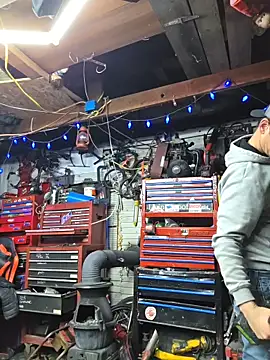 Snapshot of twistafatpipe chatting on March 1, 2026, 4:23 am twistafatpipe online show from March 1, 2026, 4:23 am