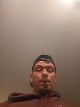 Snapshot of twistafatpipe chatting on February 6, 2026, 1:01 am twistafatpipe online show from February 6, 2026, 1:01 am