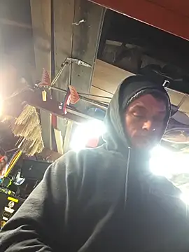 Snapshot of twistafatpipe chatting on February 5, 2026, 10:00 am twistafatpipe online show from February 5, 2026, 10:00 am