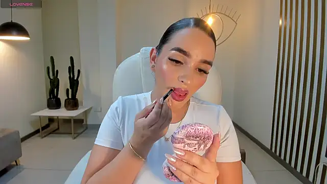 Snapshot of NovaSpencer chatting on October 6, 2025, 8:31 pm NovaSpencer online show from October 6, 2025, 8:31 pm