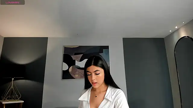 NataliaGaret online show from September 21, 2025, 11:43 pm