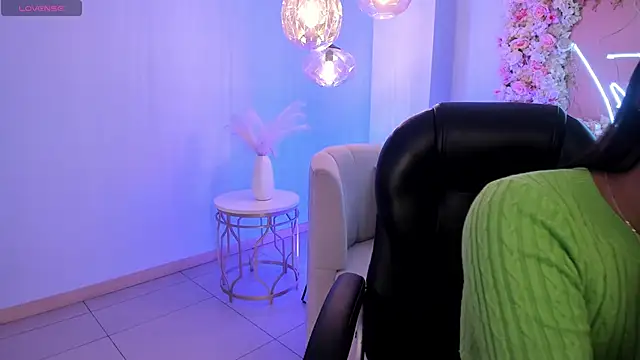 AyshelBrown online show from October 9, 2025, 3:40 am