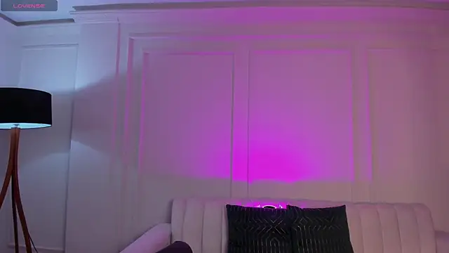 MaddisonTaylor1 online show from November 4, 2025, 7:06 pm