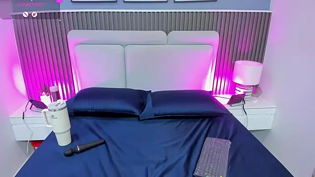 lily  star online show from October 8, 2025, 3:19 am