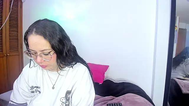 Ashley Monroe online show from November 22, 2025, 1:43 pm