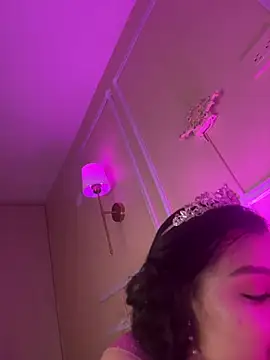 AriaHeavenss online show from November 27, 2025, 12:33 am