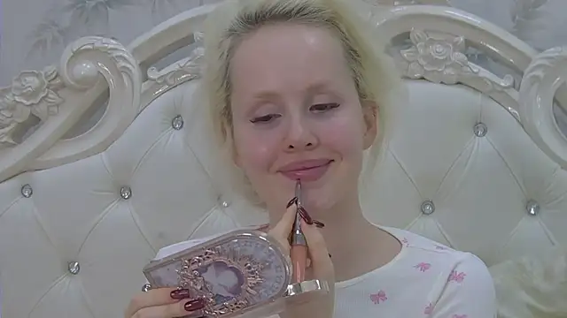 EllieFrosty  online show from February 2, 2026, 6:51 pm