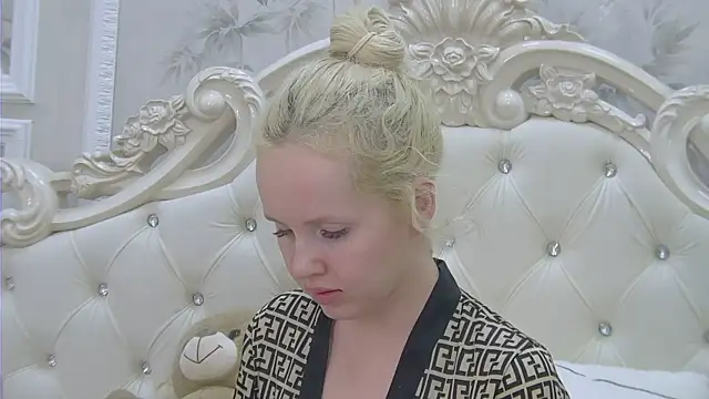 EllieFrosty  online show from November 13, 2025, 12:47 am