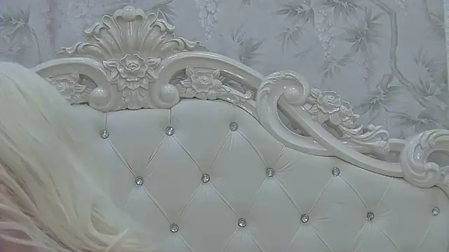 EllieFrosty  online show from September 24, 2025, 2:34 pm