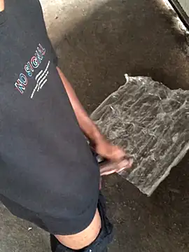 kavi1q1 online show from October 31, 2025, 12:51 am