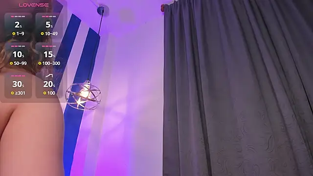 valeria rouse28 online show from November 9, 2025, 6:45 pm