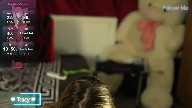 Tracyix online show from April 7, 2026, 7:15 pm