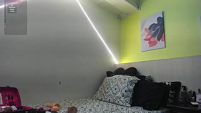 AtheneaArbelaez  online show from October 16, 2025, 12:46 pm