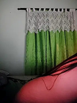 Linda Saenz  online show from October 6, 2025, 7:53 am