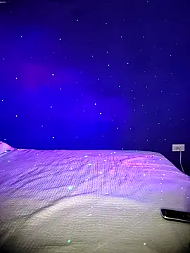 Linda Saenz  online show from September 27, 2025, 12:17 am