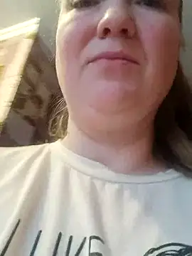 Kiss Eva online show from November 9, 2025, 1:26 pm