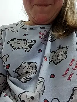 Kiss Eva online show from February 10, 2026, 5:12 pm