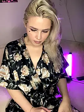 Snapshot of April_Purr chatting on September 27, 2025, 11:05 am April Purr online show from September 27, 2025, 11:05 am