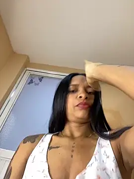 Snapshot of Luna025 chatting on November 18, 2025, 11:02 am Luna025 online show from November 18, 2025, 11:02 am