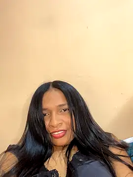 Snapshot of Luna025 chatting on November 19, 2025, 4:45 am Luna025 online show from November 19, 2025, 4:45 am