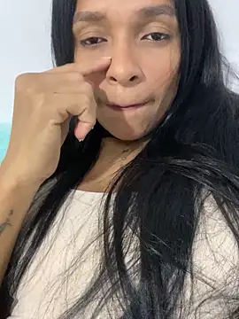 Snapshot of Luna025 chatting on November 27, 2025, 5:30 am Luna025 online show from November 27, 2025, 5:30 am