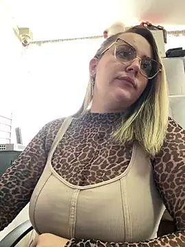 CurvyLust x online show from March 26, 2026, 1:31 pm