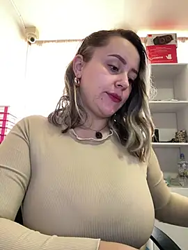 CurvyLust x online show from February 5, 2026, 2:24 pm