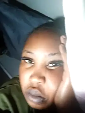 OCEANSQUITERXXX online show from October 31, 2025, 5:09 pm