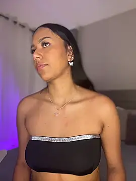 Snapshot of MiilaBlake chatting on February 18, 2026, 8:05 pm MiilaBlake online show from February 18, 2026, 8:05 pm