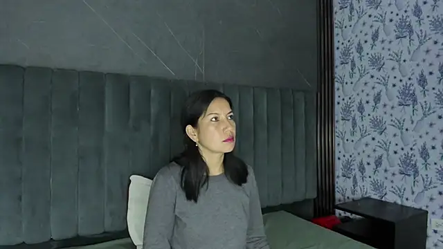 Megan Collinss  online show from January 8, 2026, 12:44 pm