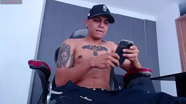 david santos16 online show from November 27, 2025, 2:23 am