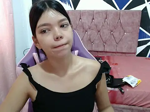 shy luna18 online show from October 15, 2025, 12:46 pm